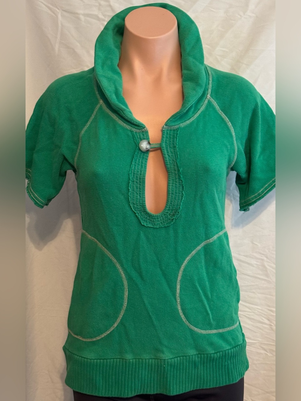 Free People Women's Green Short-Sleeve Pullover Top with Keyhole Collar